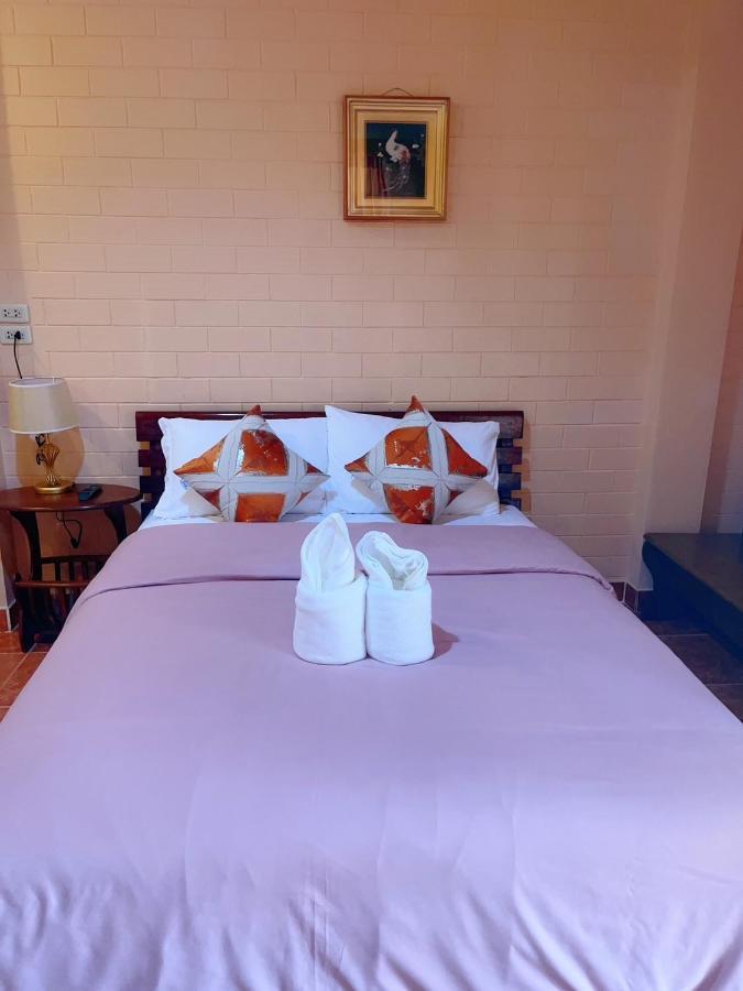 Bunraksa Resort Hotel Kamphaeng Phet Eksteriør bilde